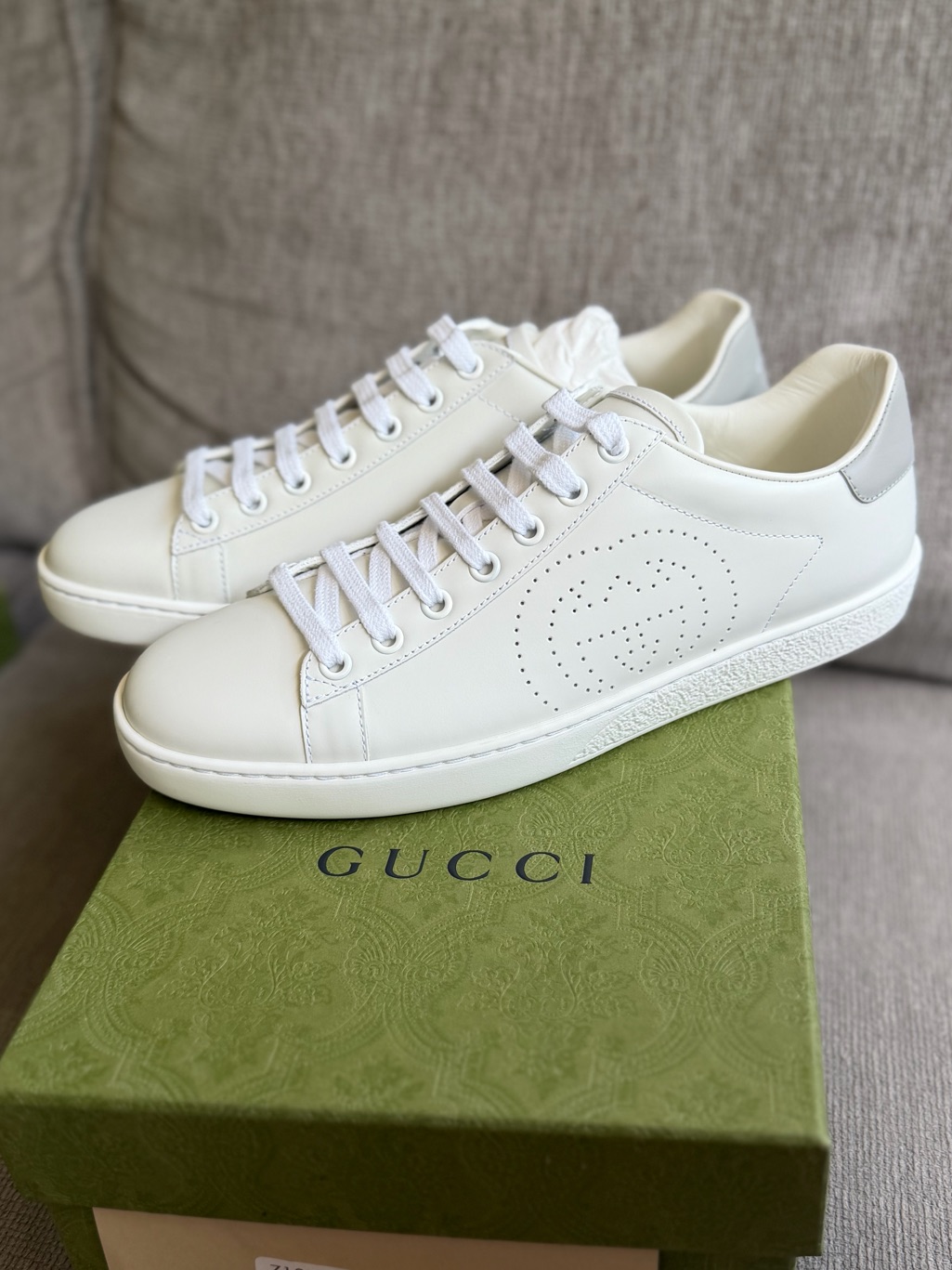 Gucci White Leather Low-Top Sneakers